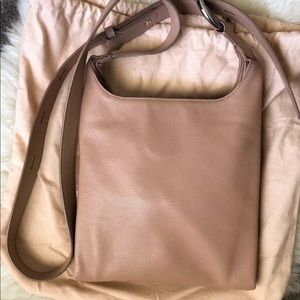 Rebecca Minkoff Karlie feed bag in doe